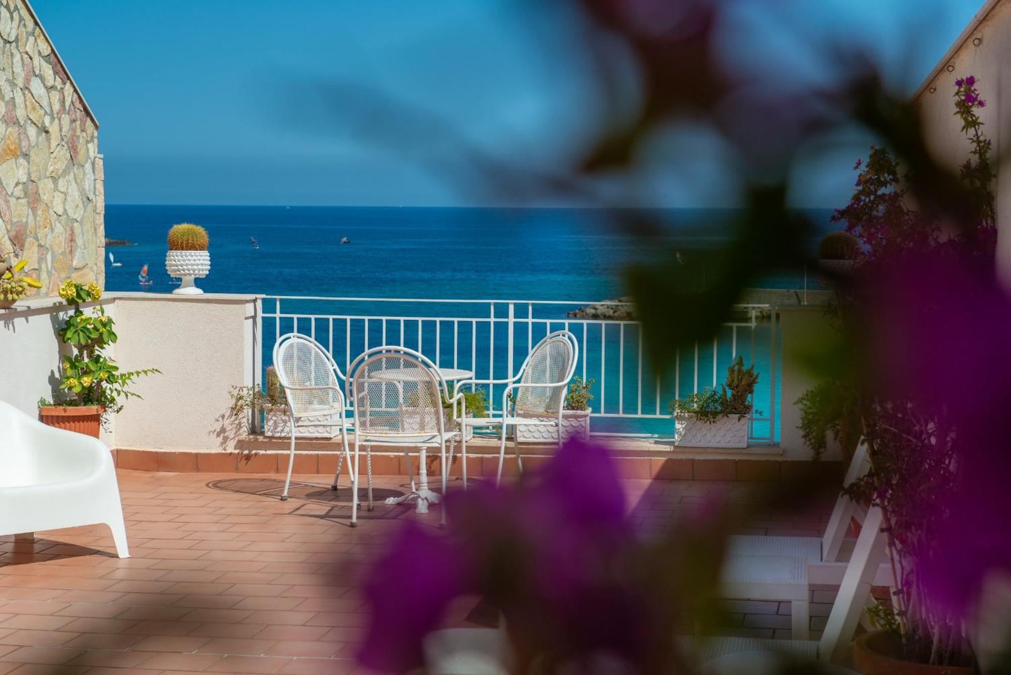 Palermo Mare Holidays Sferracavallo Exterior photo